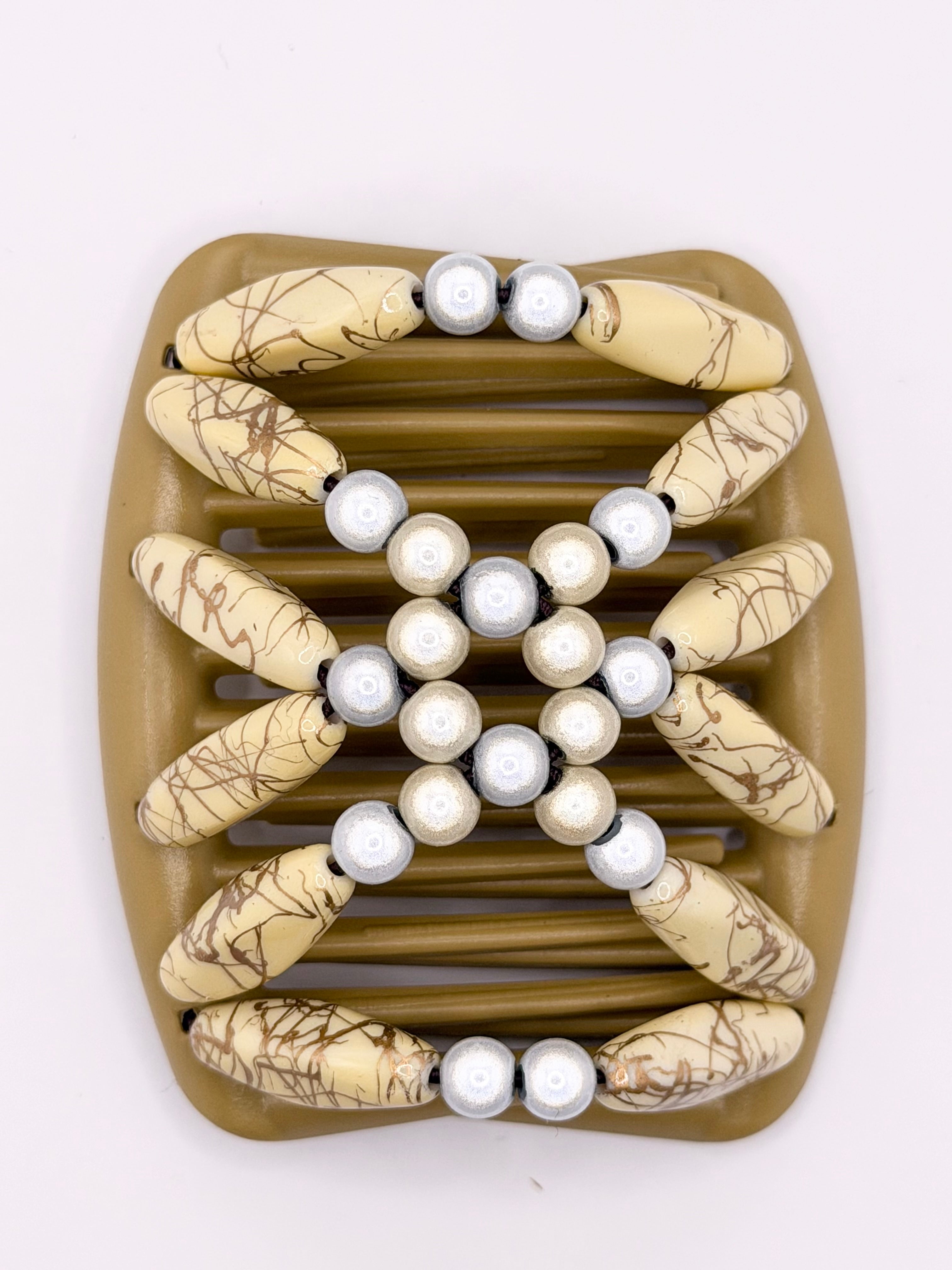 Salvadore Cream White Tan Comb